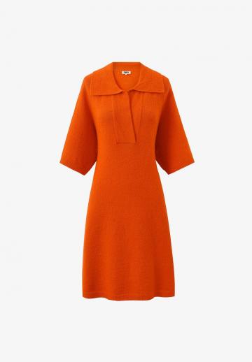 Вязаное платье