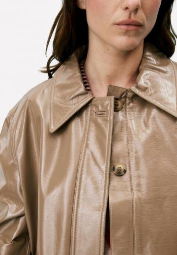 Короткое пальто