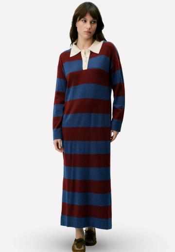 Вязаное платье