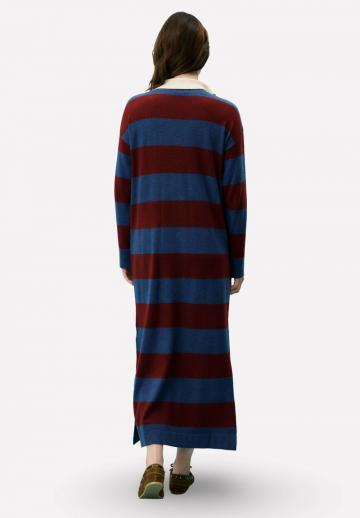 Вязаное платье