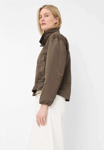 Куртка с накладнымит карманами