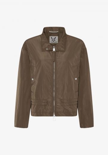 Куртка с накладнымит карманами