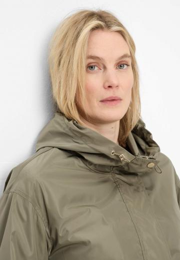 Куртка с накладнымит карманами