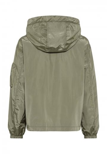 Куртка с накладнымит карманами