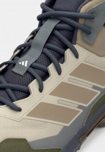 Походные ботинки