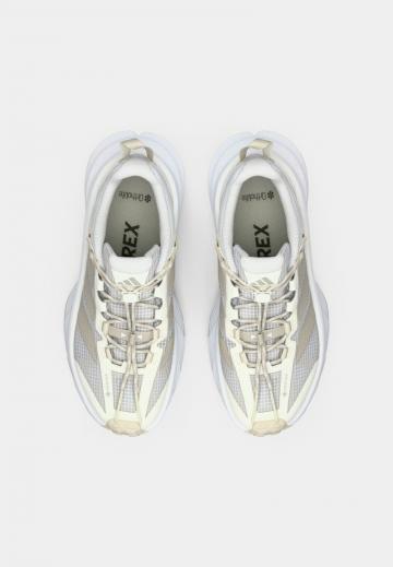 Походные ботинки