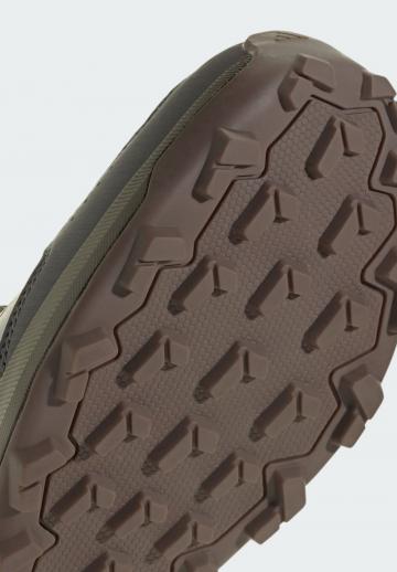 Походные кроссовки