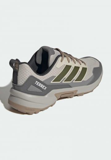 Походные кроссовки