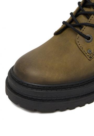 Ботинки на шнуровке