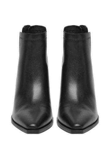 Высокие сапоги