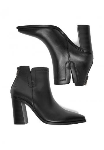 Высокие сапоги