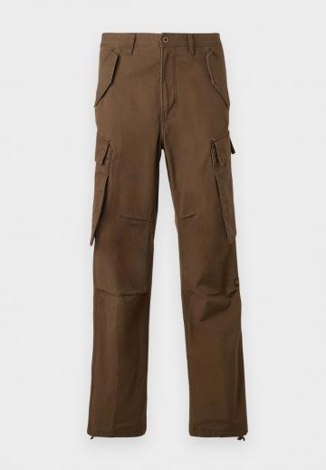 Брюки с накладными карманами