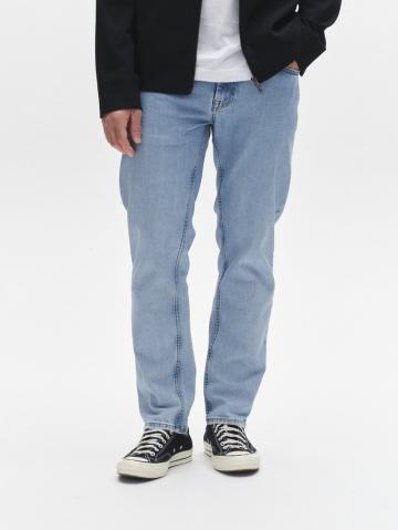 Узкие джинсы