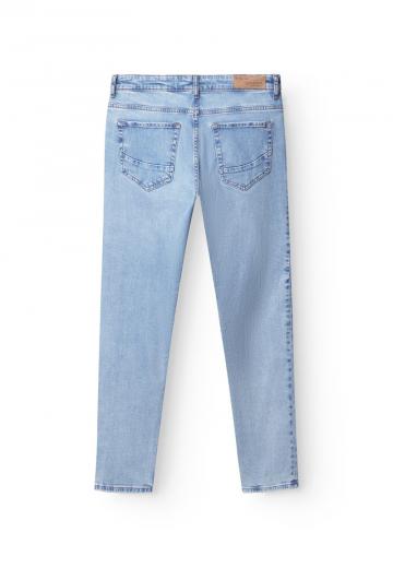 Узкие джинсы