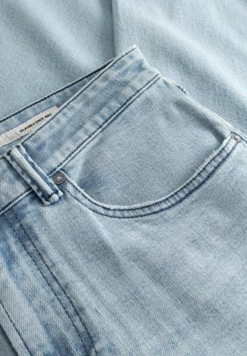 Прямые джинсы