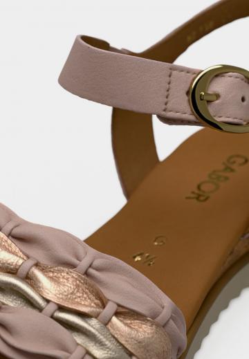 Босоножки на танкетке