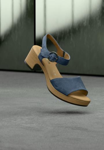 Босоножки на платформе