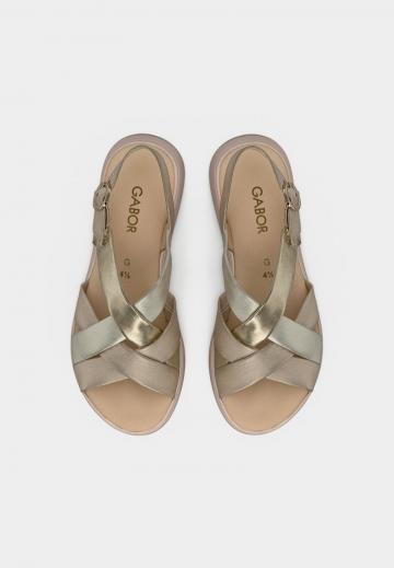 Босоножки на танкетке