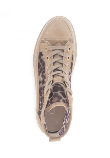 Ботинки на шнуровке