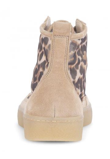 Ботинки на шнуровке