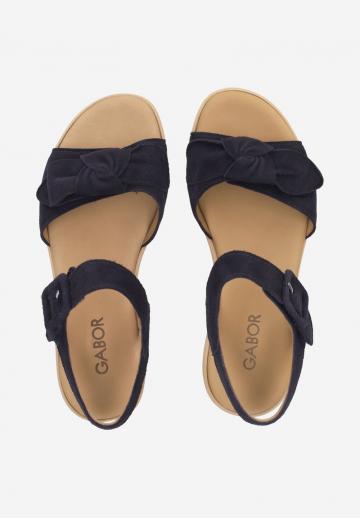 Босоножки на танкетке