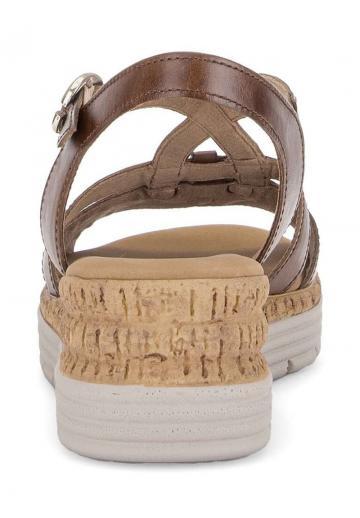 Босоножки на танкетке