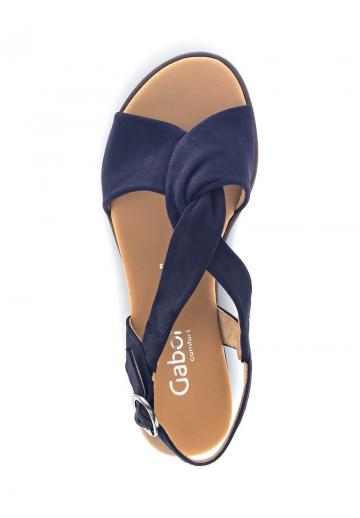 Босоножки на танкетке