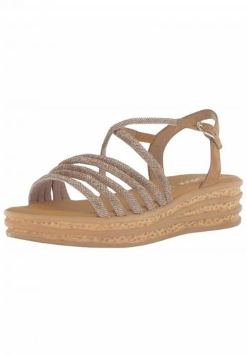 Босоножки на танкетке