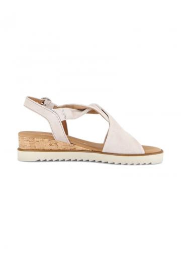 Босоножки на танкетке