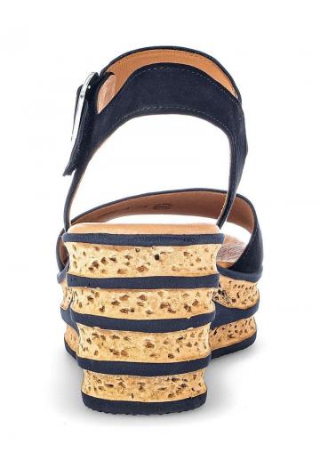 Босоножки на платформе