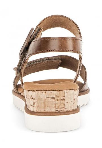 Босоножки на танкетке