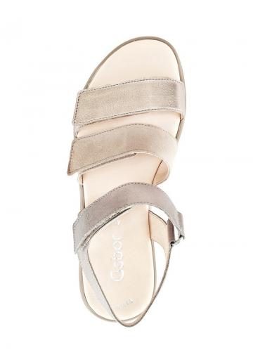 Босоножки на танкетке