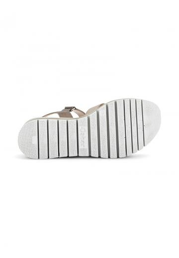 Босоножки на танкетке