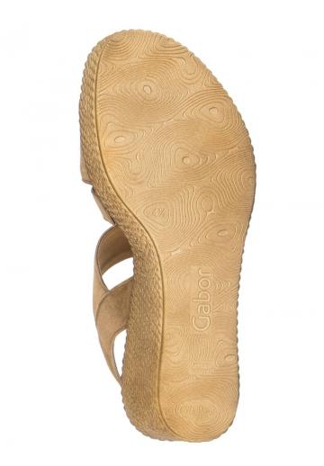 Босоножки на танкетке