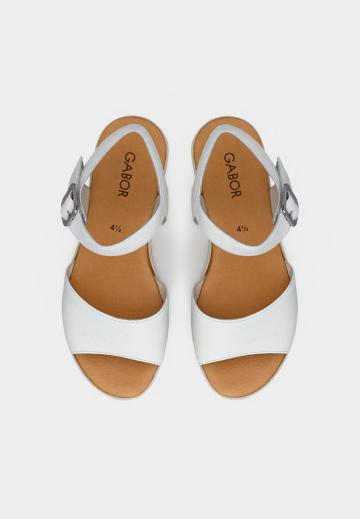 Босоножки на танкетке