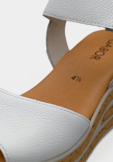 Босоножки на танкетке