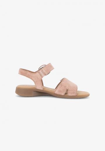 Босоножки на танкетке