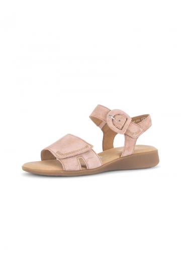 Босоножки на танкетке