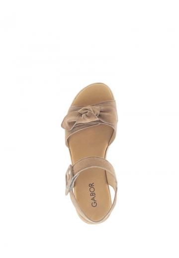 Босоножки на танкетке