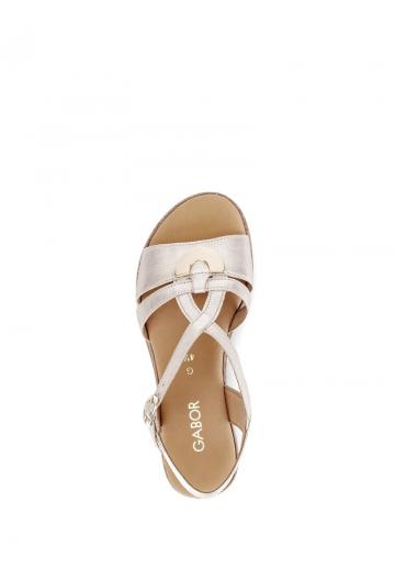 Босоножки на танкетке