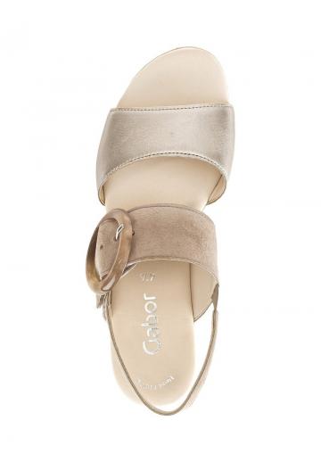 Босоножки на танкетке