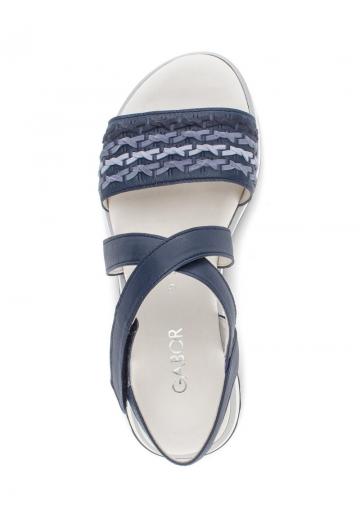 Босоножки на танкетке