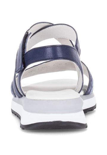 Босоножки на танкетке