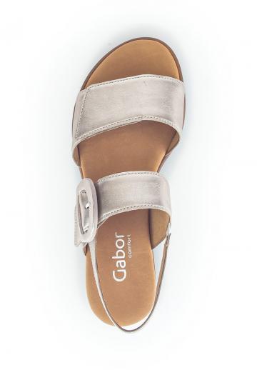 Босоножки на танкетке