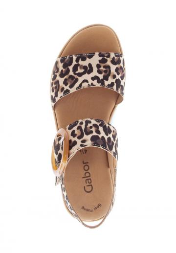 Босоножки на танкетке