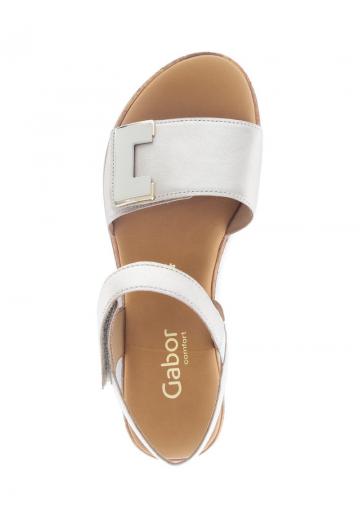 Босоножки на танкетке