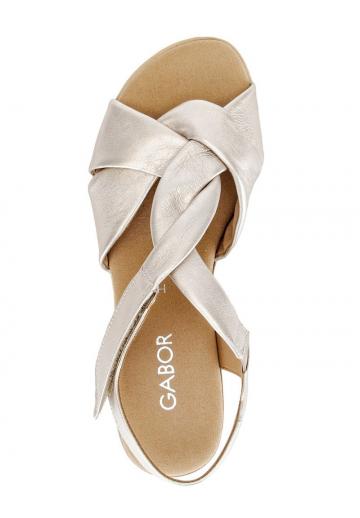 Босоножки на танкетке