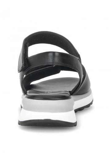 Босоножки на танкетке