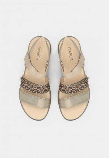 Босоножки на танкетке