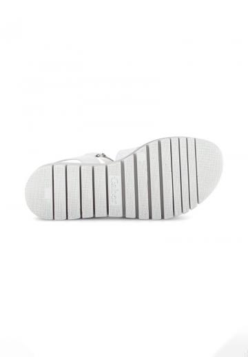 Босоножки на танкетке